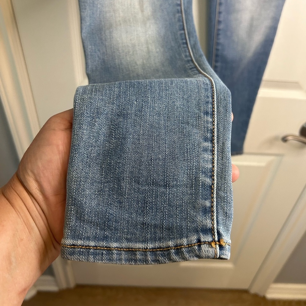 👖”American Eagle” Ladies Blue Super Stretch Skinny Jeans with Subtle Whiskering💙 - Picture 4 of 15